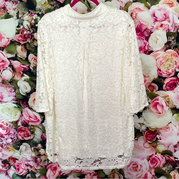 Investments Ivory Lace Plus Top Size 2X - Picture 2 of 7